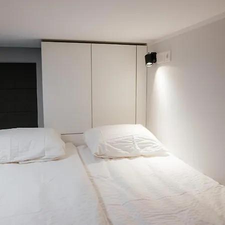 Quiet Loft With Ac Location New * リガ